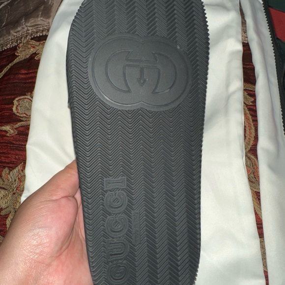 Authentic Gucci slides - Picture 3 of 8